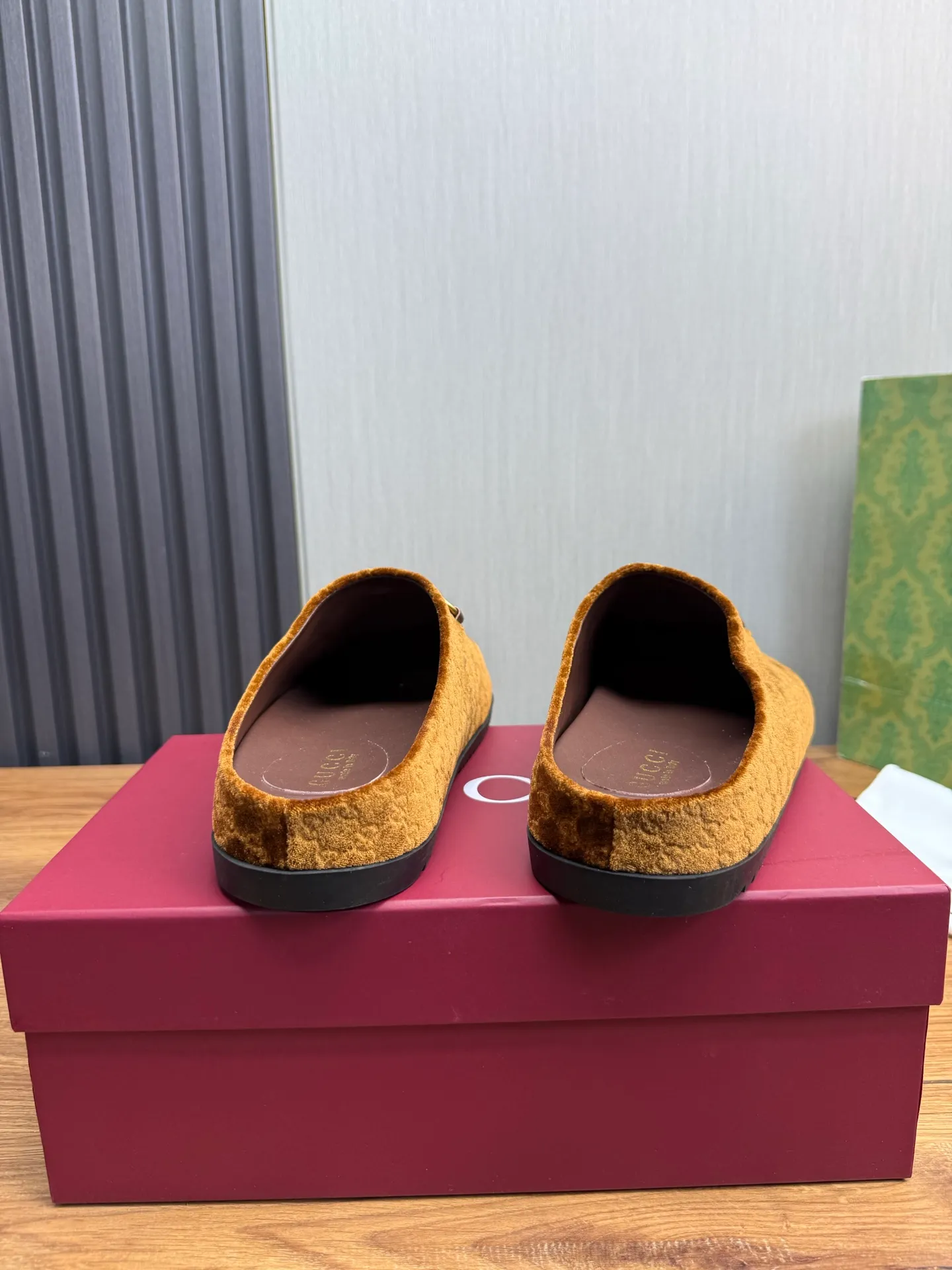 Men's men's shoes💰Pili 420💰Maoli 460💰 ＧＵＣＣＩGucci. Popular couple slippers hot sale🩷💚 🩴Official website one to one production 35-45 size 45 46 🉑️Customized!